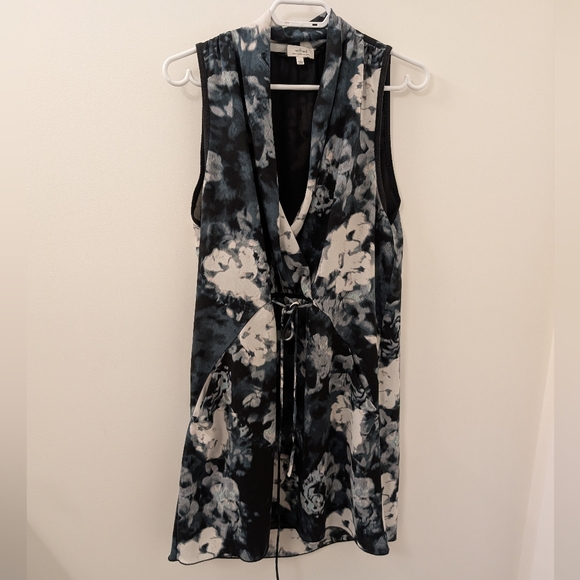 Wilfred Dresses & Skirts - Wilfred Aritzia Black and Gray Floral Wrap Dress Large